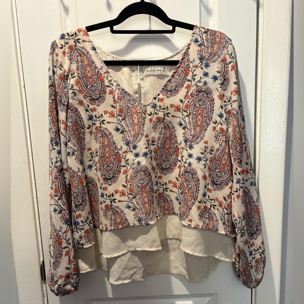 Woman’s Abercrombie & Fitch Paisley & Floral Blouse Size Medium